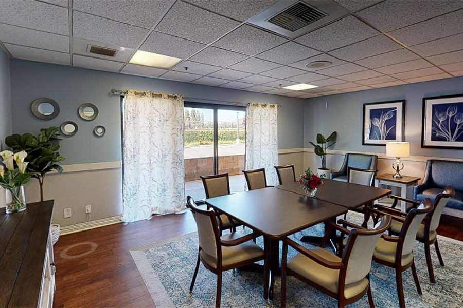 Day Room - Town & Country skilled nursing in Santa Ana CA